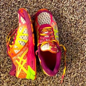 ASICS Gel-noose Tri 9 -like new